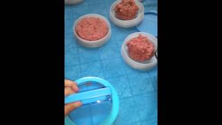 Tupperware Hamburger Press [upl. by Harry]