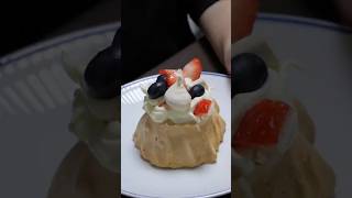 파블로바 크리스마스 케이크 How to Make Pavlova Christmas Cake [upl. by Llirred]