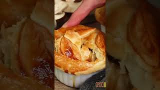 Une recette facile de tourte individuelle au poulet et champignons 🥧 [upl. by Tomkins]