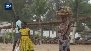 AFRIQUE  Tourisme  la Côte dIvoire voit grand [upl. by Norha]