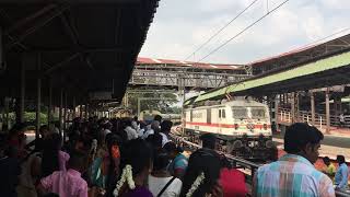 Overcrowded trains at Bangalore city [upl. by Inanuah683]