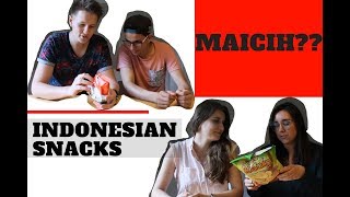 Germans taste Indonesian Snacks  Bule nyobain jajanan Indonesia  hidup di jerman 11 [upl. by Aile]