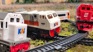 LIVEThe Drama of Assembling the CC205 Vintage Perumka Train Falls and Hits a Large Leaf train [upl. by Lalla926]