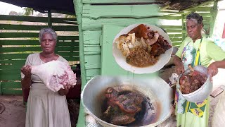 Comida Dominicana del Campo Pierna de cerdo al horno en el fogon [upl. by Nayab]