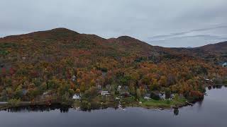 Vue automnale du lac de Bromont QC [upl. by Anasus]