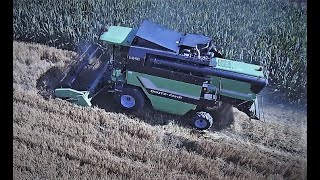 Dreschen mit DeutzFahr 6040 [upl. by Anayrb]