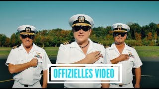 Schlagerpiloten  Lass mich der Captain deines Herzen sein offizielles Video [upl. by Yur]