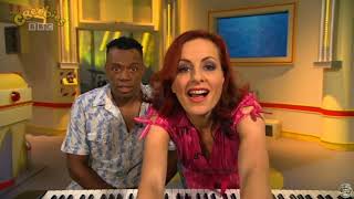 CBeebies  Carrie and Davids PopShop  S01 Episode 16 No Longer Grumpy [upl. by Shear357]