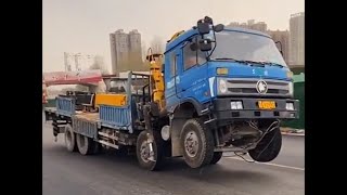 Truck fail compilation【E28】Top dangerous moments of truck driving，trucks failsfeel sad for trucks [upl. by Nreval194]