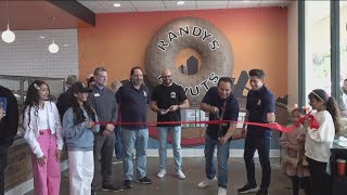 Iconic Randys Donuts opens its newest location in Chula Vista [upl. by Mendelsohn]