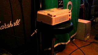 Prueba de Geloso G257 en caja 4x12quot [upl. by Hgielrebmik875]