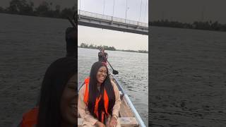 Yadah and Canoe guy singing Neverseen at Adomi bridge Ghana [upl. by Reynard]