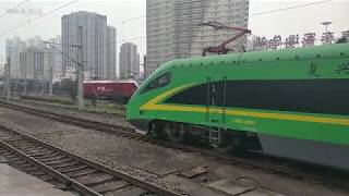 【铁路随拍China Railway】动集CR200J5001 北京局配属由FXD3J001011担当动力车的0D706驶出上海站 [upl. by Anelas598]