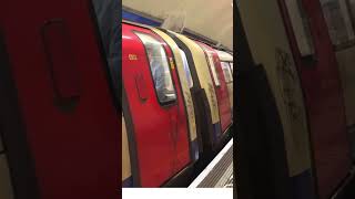 London Underground original mind the gap announcement on the northern line at embankment [upl. by Kreda]