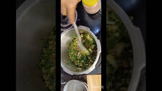 Lauki palak ki dal✨️food recipe healthyfood cooking trending [upl. by Kathe276]