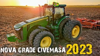 NOVA Grade CIVEMASA 60 encorporando a soca da lavoura de milho com trator JohnDeere 8R🚜 [upl. by Ikuy]