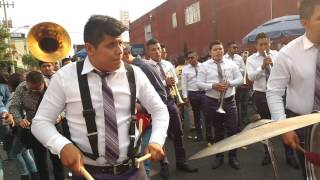 Popurri de cumbias banda reyna de huajuapan comparsa cardenales carnaval San Lorenzo tezonco 2016 [upl. by Yroger688]