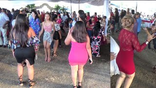 Madre mia  este baile no te lo puedes perder bellezas calentanas moviendo la cintura [upl. by Klehm507]