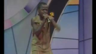 Awal performs with Sarkodie at Talented kids [upl. by Lanford768]