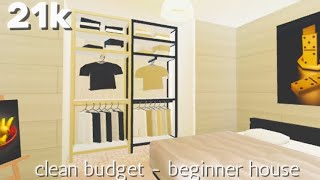 Bloxburg  21k cleanmodern budget house 1 story  glamblitzz [upl. by Eatnoj49]