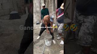 Concurso de fuerza Ganó el mocho🤣🤣🤣 humor vivefeliz [upl. by Anaeda]