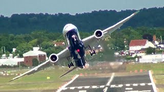 Boeing 7879 Dreamliner Display Demo at Farnborough Airshow 2014 [upl. by Eeraj358]