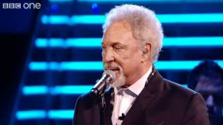 Sir Tom and Leanne duet Mama Told Me Not To Come  The Voice UK  Live Final  BBC One [upl. by Janaye477]