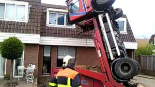 Zandwagen rechtop in Maasbree [upl. by Hickey]