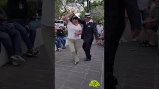 BAILANDO UNA RICA GUARACHA 🔥 salsa bailesonidero baile soniderosbailando cumbia bailesonidero [upl. by Laram]