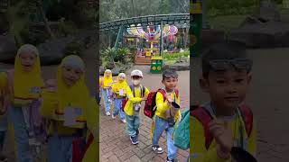 Zain main ke taman safari sama temen sekolah shortvideo tk [upl. by Eltsyrhc]