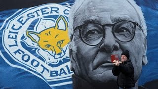 Leicester tutto lo stadio saluta Claudio Ranieri ADDIO A RANIERI [upl. by Jarin]