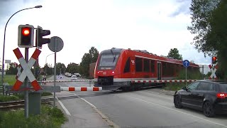 Spoorwegovergang NeuUlm D  Railroad crossing  Bahnübergang [upl. by Assehc675]