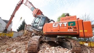 Hitachi ZX 470  3 Longfront mit OilQuick bei Wohnhausabbruch HD [upl. by Cirdes515]