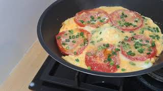 omlet z pomidorami i parmezanem food  omelette with tomatoes and parmesan [upl. by Sixela]