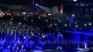 The Cranberries performs quotLingerquot live at Java Rockingland 2011 HD [upl. by Nbi]