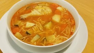 Sopa de fideos con pollo y verduras [upl. by Hsirap70]