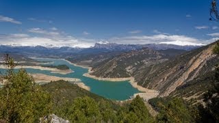 Sobrarbe vanuit de lucht [upl. by Ainnos]