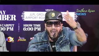 Jazzy B Sings Surrey Shehar Diye Kudiye Song Live [upl. by Leynwad604]