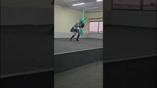 Eu roubando a vaga de um cosplayer de verdade 🤡 cosplay hatsunemiku vocaloid dance [upl. by Stenger945]