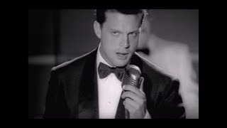 Luis Miguel  quotPor Debajo de la Mesaquot Video Oficial [upl. by Adnilasor]