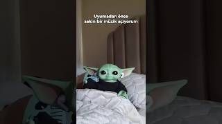 Baby Yoda uyumadan önce müzik açıyor 😂  Baby Yoda babyyoda [upl. by Aldarcy]