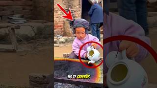 Increíble 😮 Un niño de 2 años cocinando en horno de piedra ❤️ [upl. by Elodie]