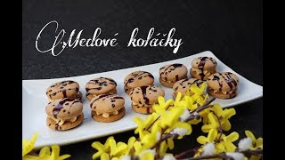 Medové koláčky s karamelovým krémem  🐰 Velikonoční edice 🐣  Dvě v troubě  CZSK HD recipe [upl. by Lalat]