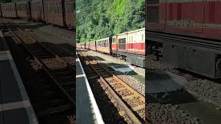 SHIVALIK DELUXE EXPRESS KALKA SHIMLA TOY TRAIN [upl. by Barbee905]