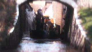 Canal holiday tips Whats a narrowboat holiday like 6 [upl. by Brittan]