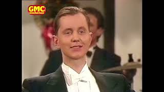 Palast Orchester mit Max Raabe  Kein Schwein ruft mich an 1994 [upl. by Aizahs314]