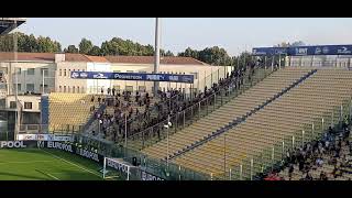 Derby ParmaReggiana arrivo a gara in corso dei supporters granata Torce in campo interruzione [upl. by Hadden]