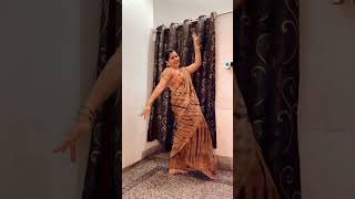 Aaja nachle nachle dance muskansoni shortsyoutube lovedancewithmuskan aajanachle madhuri [upl. by Oleusnoc999]