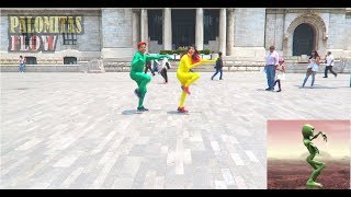 BAILANDO DAME TU COSITA en PÚBLICO  DameTuCosita Challenge en LA CALLE [upl. by Yendor940]