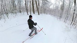 Telemark Skiing XCD Backcountry on Crosscountry Skis クロスカントリースキーでテレマークスキー。 [upl. by Frazer]